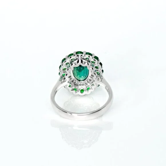 Emerald Ring - Picture 5 of 8